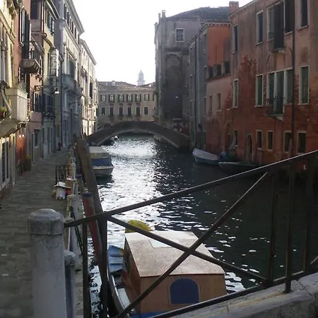 아파트 Beautiful House In